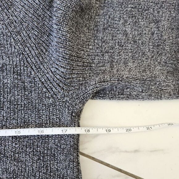 Hollister Two Toned Womens Knit Sweater - Picture 4 of 5